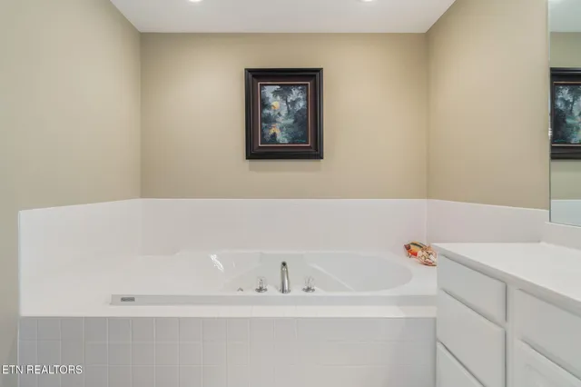 $749,900 | 551 Deerwood Lane, La Follette, TN 37766