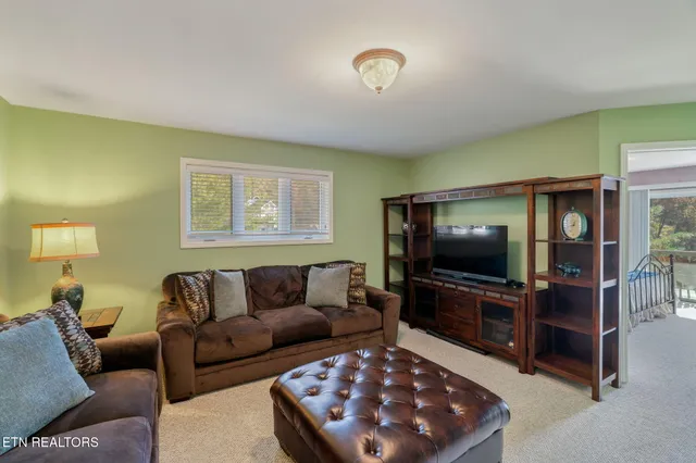 $749,900 | 551 Deerwood Lane, La Follette, TN 37766