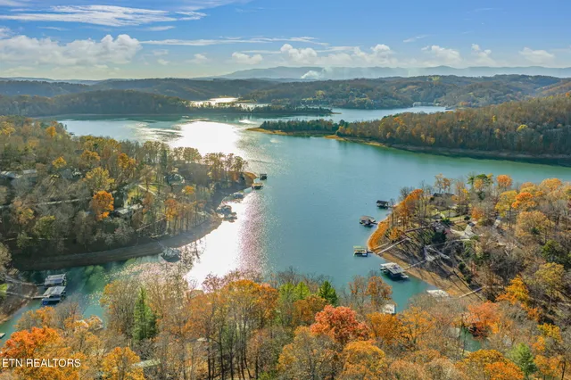 $749,900 | 551 Deerwood Lane, La Follette, TN 37766