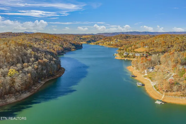 $749,900 | 551 Deerwood Lane, La Follette, TN 37766