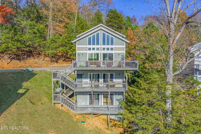 $749,900 | 551 Deerwood Lane, La Follette, TN 37766