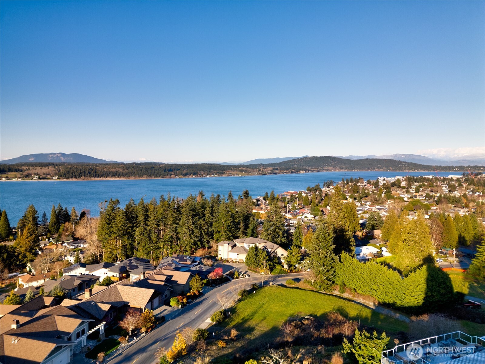 2707 17th Street Anacortes, WA 98221 - Photo 5 of 10