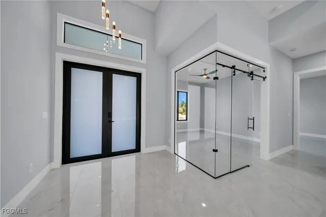 $825,000 | 129 Southwest 33rd Place, Cape Coral, FL 33991