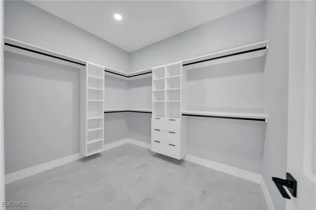 $825,000 | 129 Southwest 33rd Place, Cape Coral, FL 33991