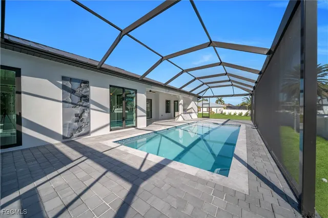 $825,000 | 129 Southwest 33rd Place, Cape Coral, FL 33991