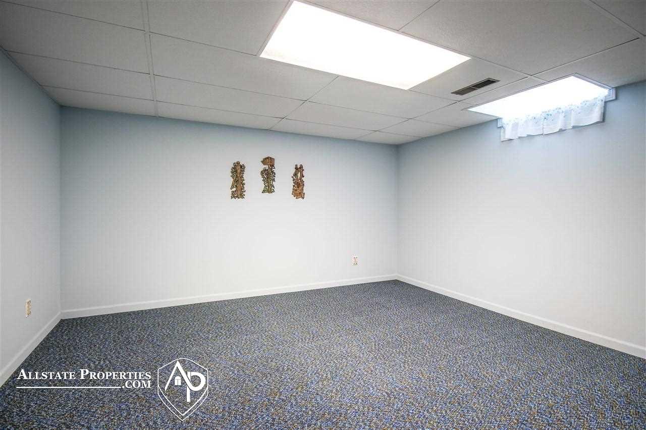 5066 East Carpenter Road Flint, MI 48506 - Photo 13 of 22