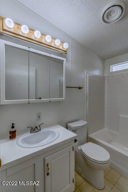 5525 West Rocking Cir Street Tucson, AZ 85713 - Photo 12 of 16 5525 Guest bathroom