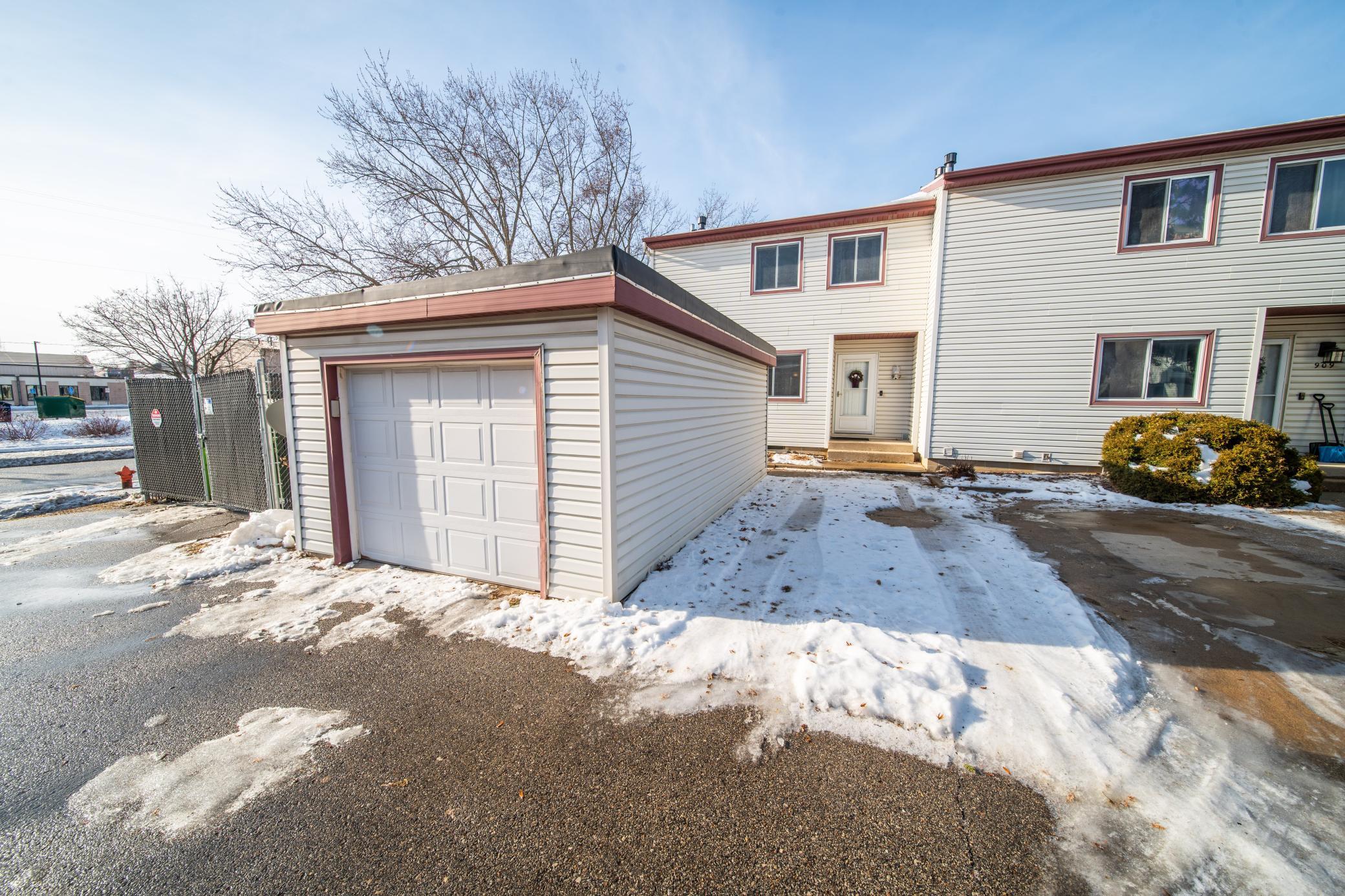 907 40th Street Northwest Rochester, MN 55901 - Photo 36 of 59