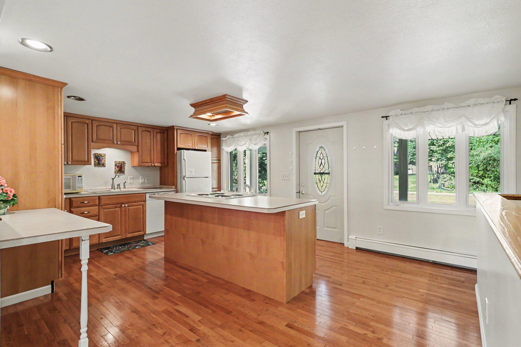 58881 Yeatter Road Colon, MI 49040 - Photo 6 of 43 011_file_1135