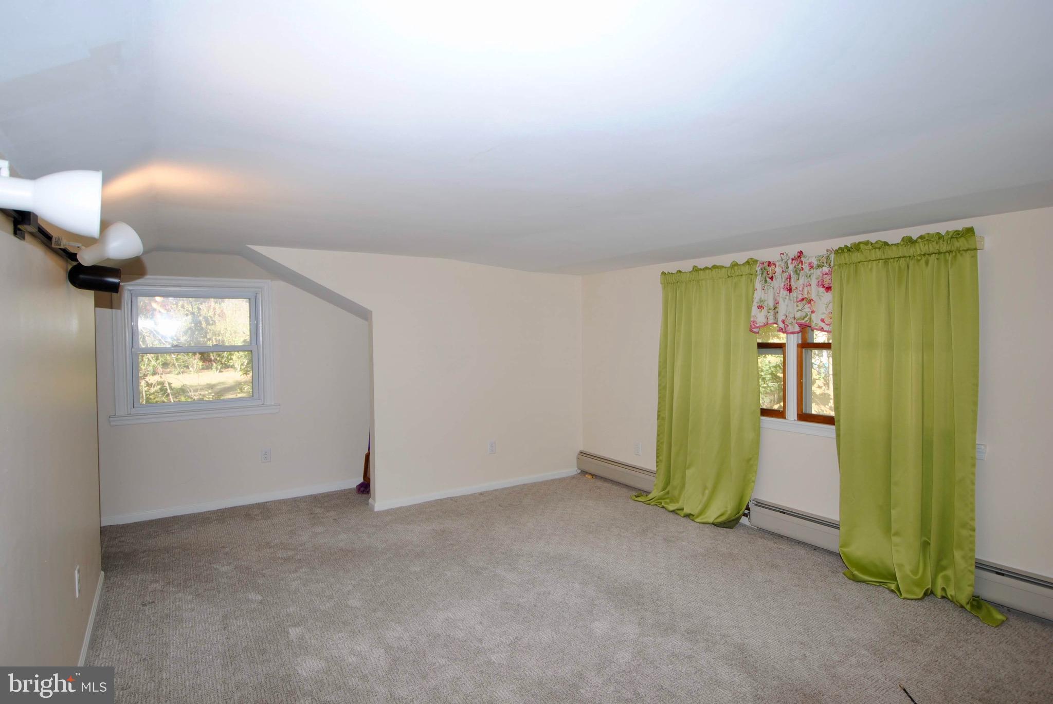 559 Middletown Road Media, PA 19063 - Photo 10 of 12