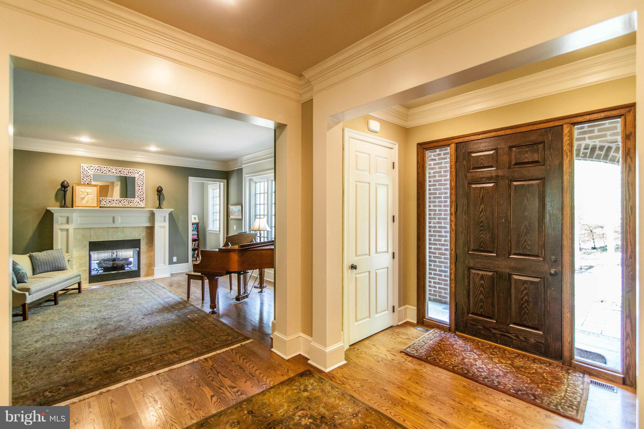 13448 Loyalty Road Leesburg, VA 20176 - Photo 16 of 30 Foyer