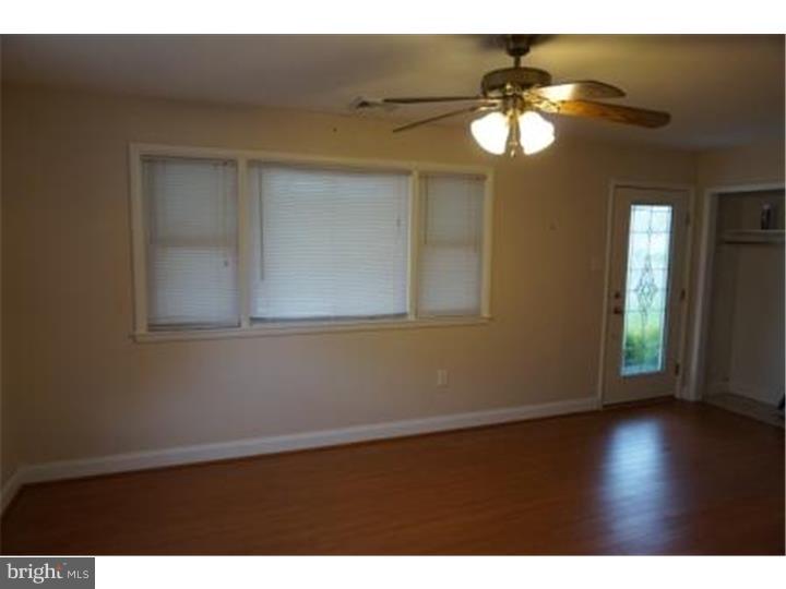 460 Flanders Road Bellmawr, NJ 08031 - Photo 2 of 22 Living Room