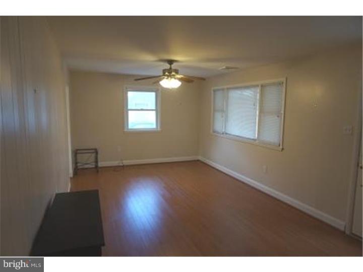 460 Flanders Road Bellmawr, NJ 08031 - Photo 3 of 22 Living Room