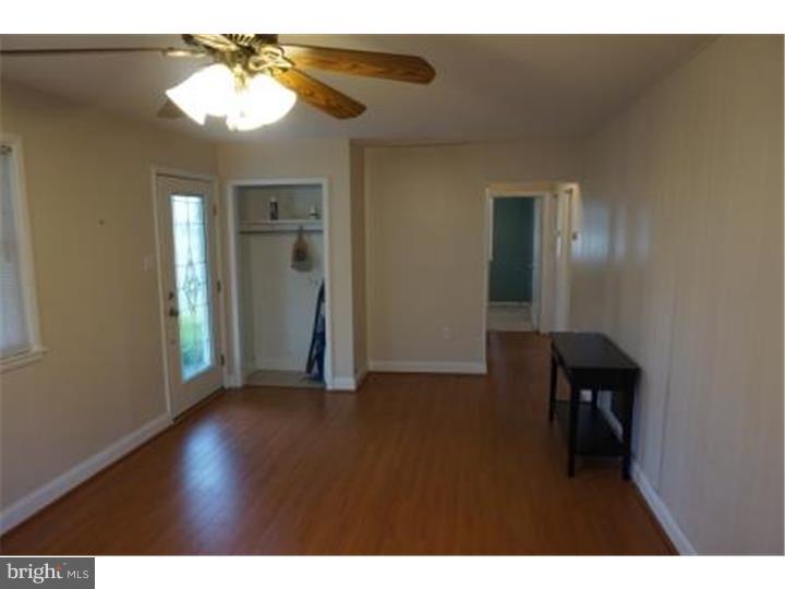 460 Flanders Road Bellmawr, NJ 08031 - Photo 4 of 22 Living Room