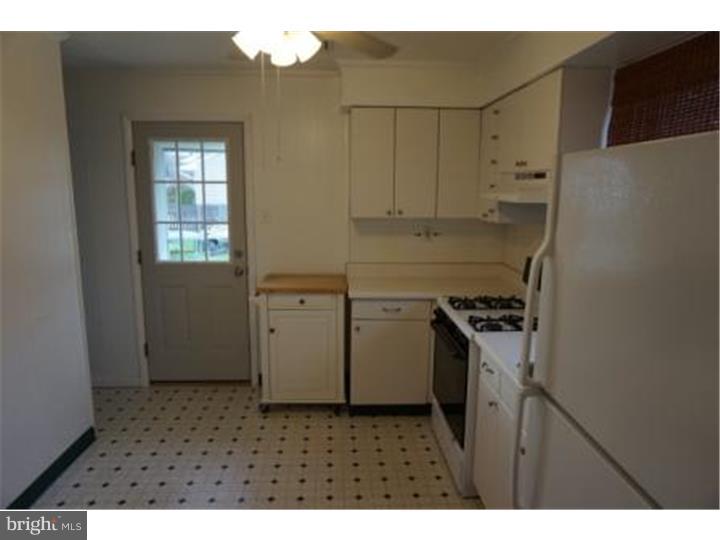 460 Flanders Road Bellmawr, NJ 08031 - Photo 8 of 22 Kitchen