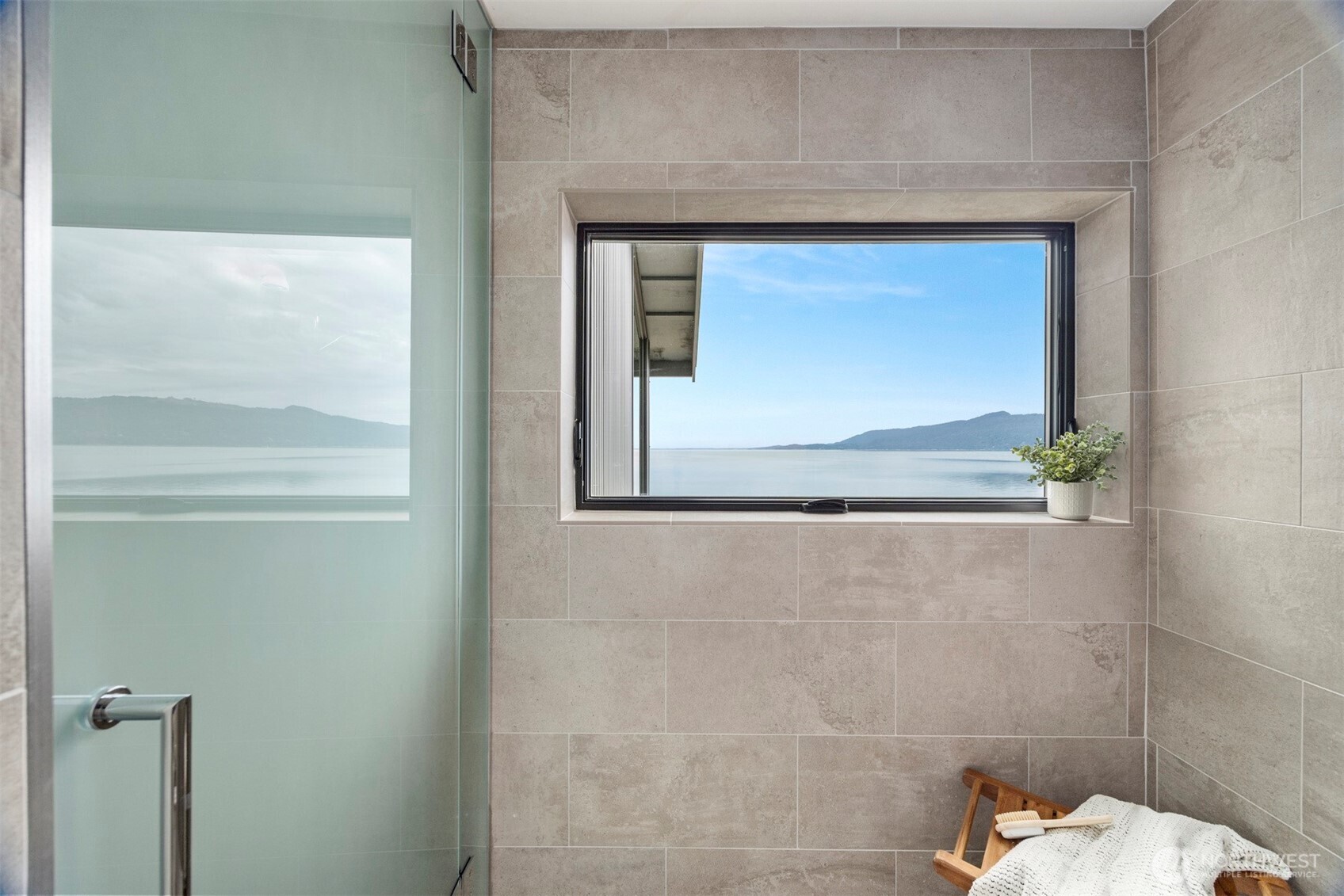 4869 Mercer Road Bow, WA 98232 - Photo 20 of 34 a bathroom with a shower