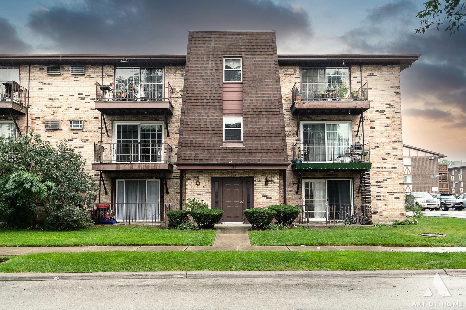 7009 O'Connell Drive, Unit 203 Chicago Ridge, IL 60415 - Photo 1 of 19 Gallery Image 1