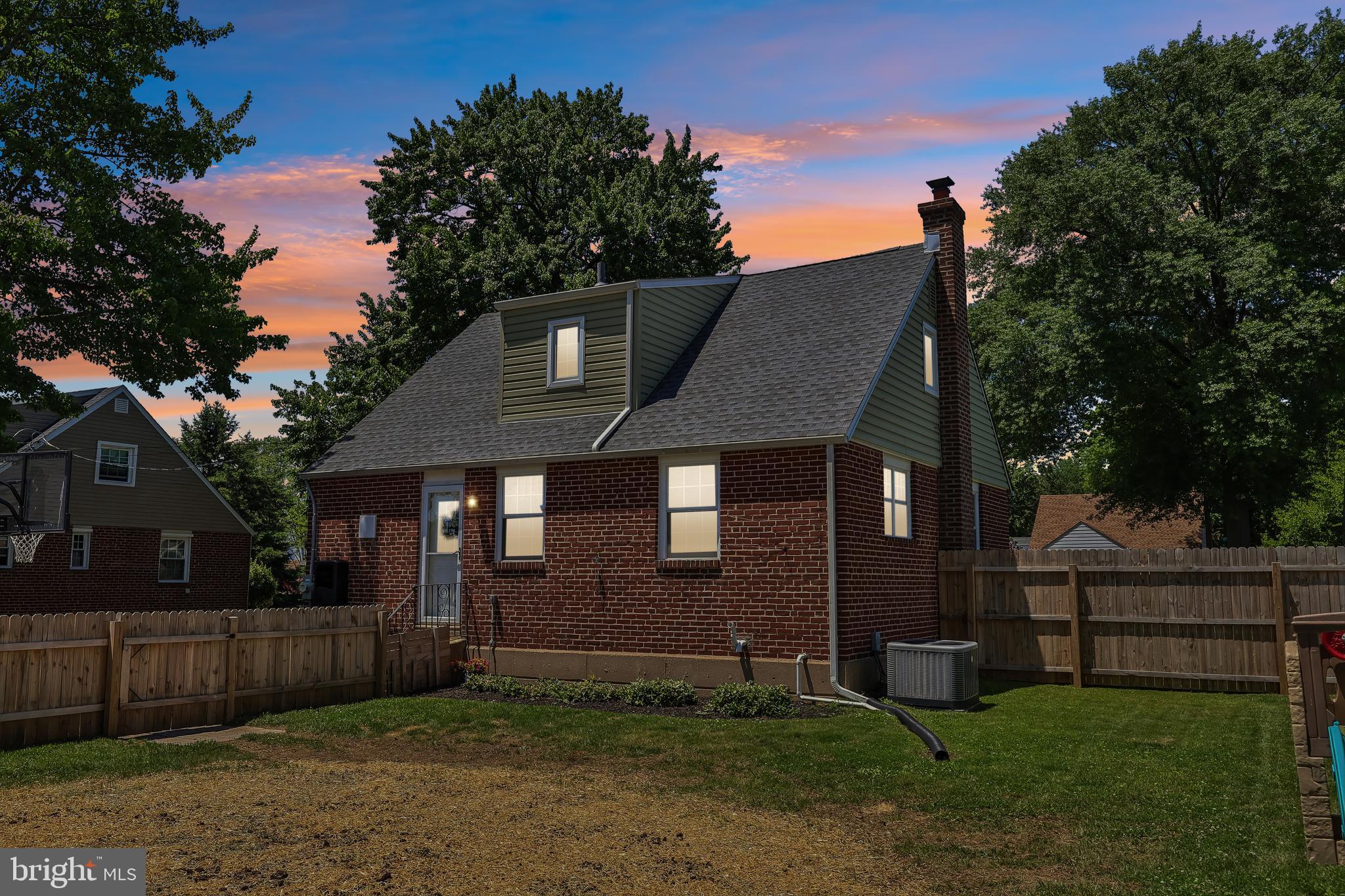 311 Hampton Road Hatboro, PA 19040 - Photo 48 of 53 Back yard at dusk