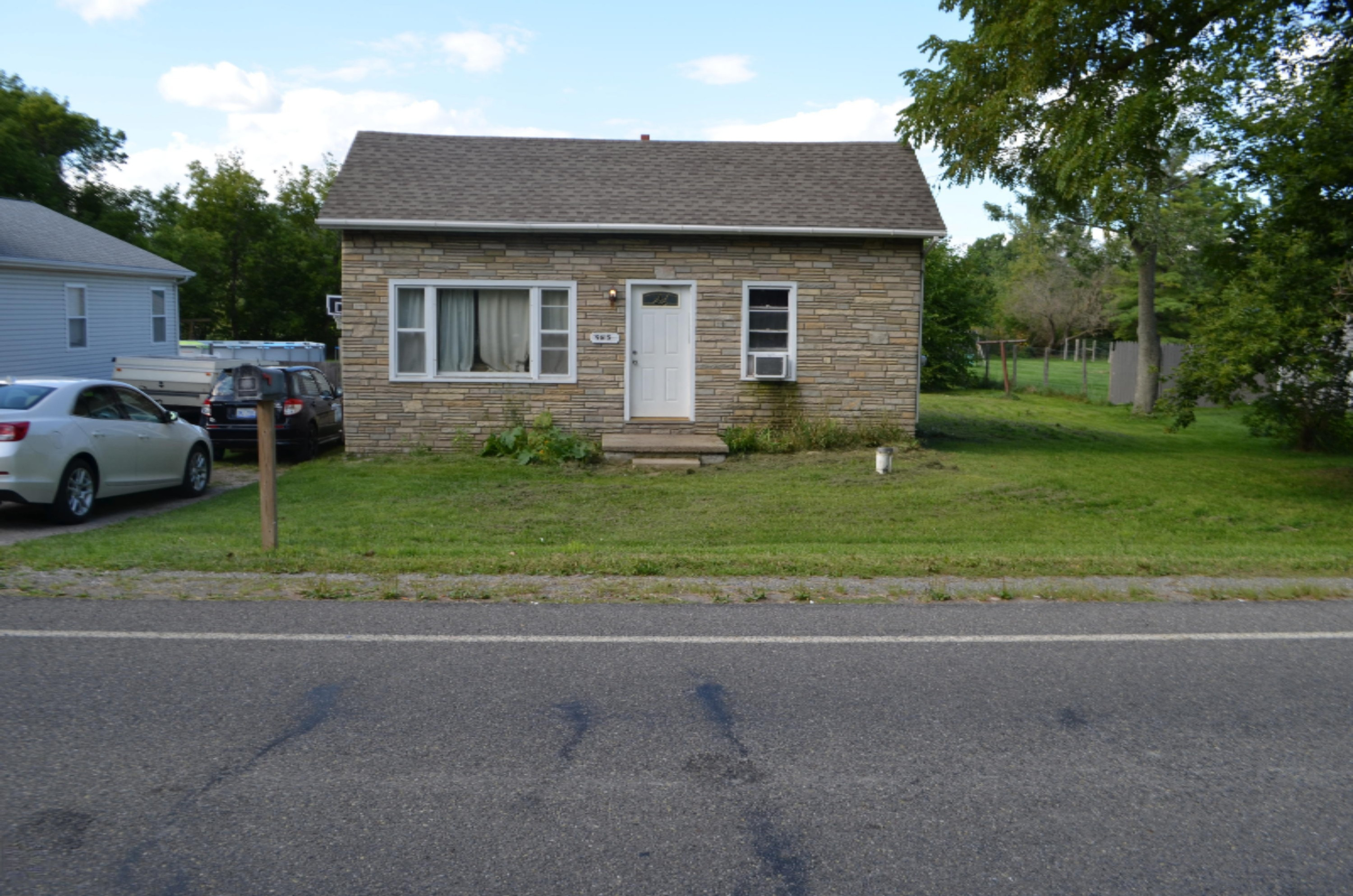 9615 Newburg Road Durand, MI 48429 - Photo 1 of 9 DSC_0625