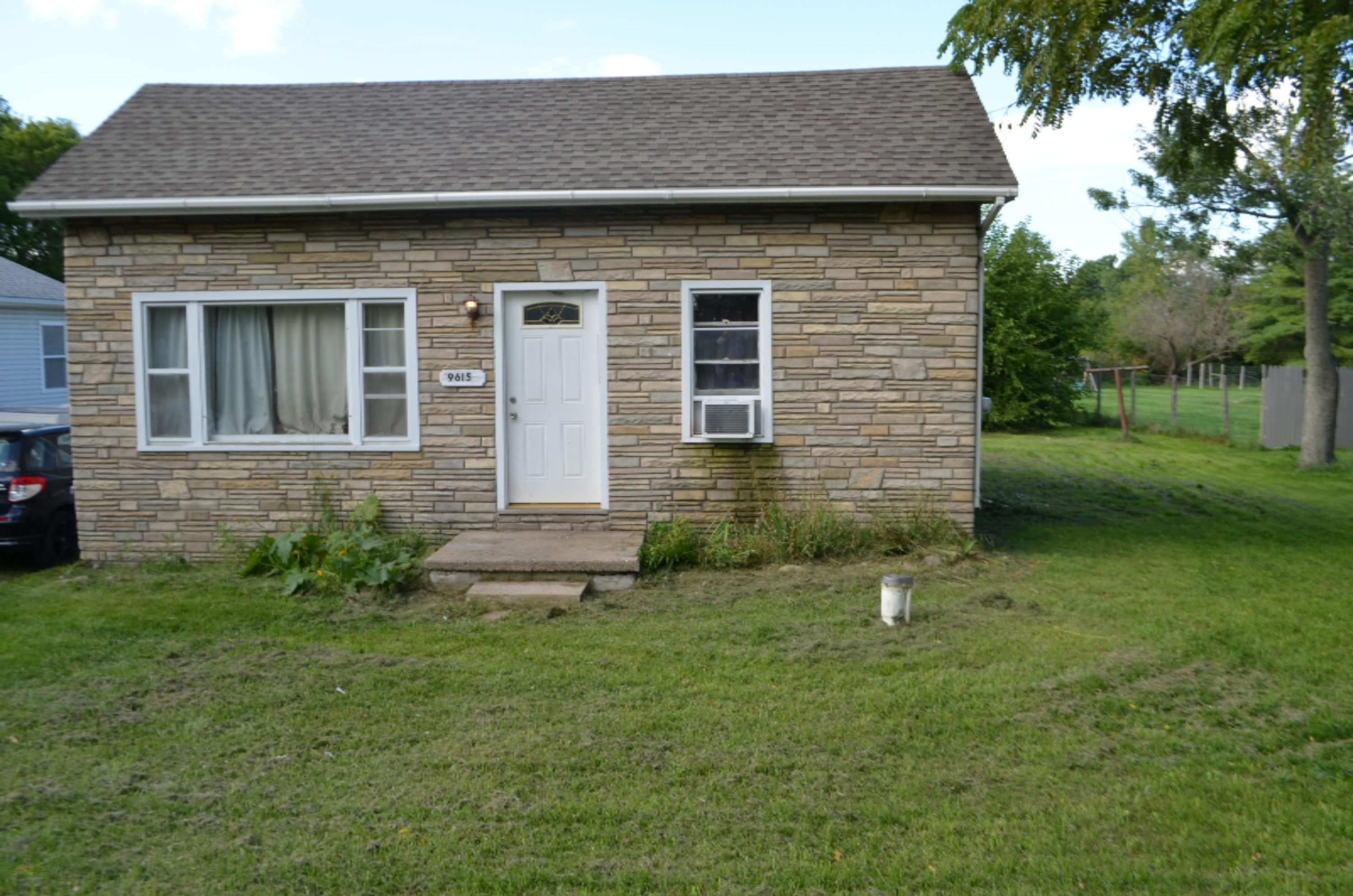 9615 Newburg Road Durand, MI 48429 - Photo 2 of 9 DSC_0633