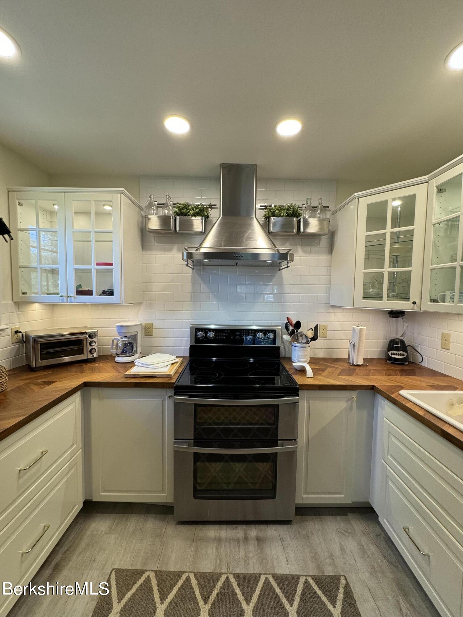 37 Corey Road, Unit 815 Hancock, MA 01237 - Photo 18 of 32 Kitchen