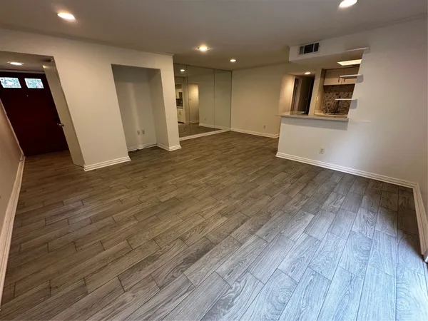 $2,000 | 1909 Brun Street, Unit 9, Houston, TX 77019
