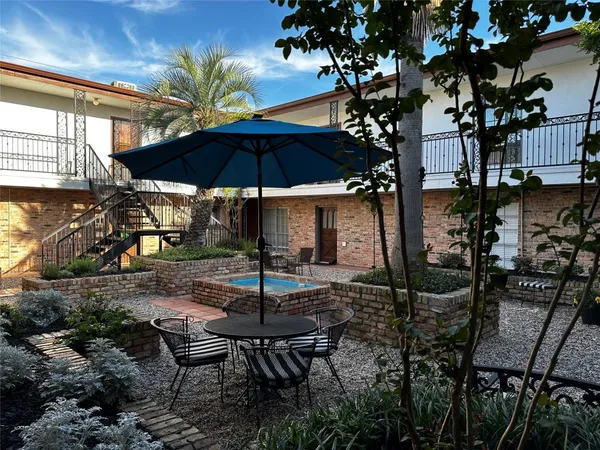 $2,000 | 1909 Brun Street, Unit 9, Houston, TX 77019