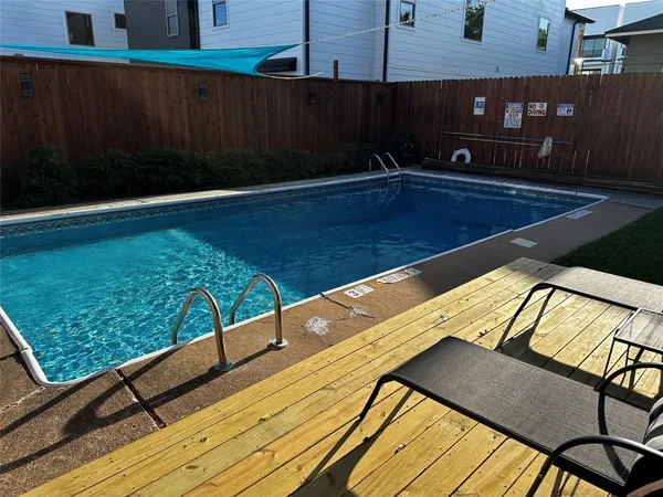 $2,000 | 1909 Brun Street, Unit 9, Houston, TX 77019