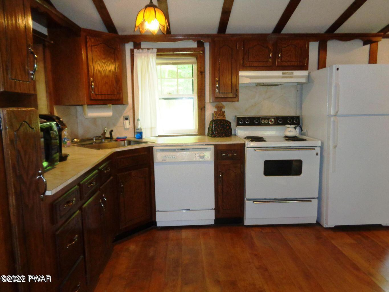 137 Rowland Road Greeley, PA 18425 - Photo 10 of 23 kitchen
