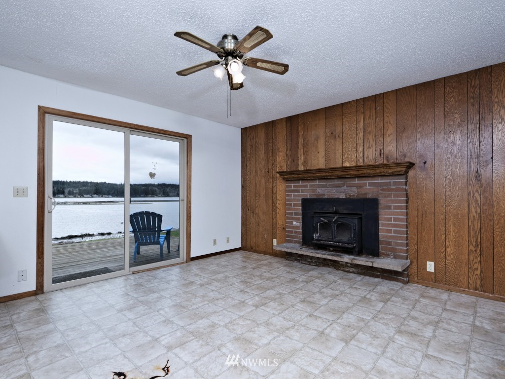 7480 East Grapeview Loop Road Allyn, WA 98524 - Photo 15 of 24 Gallery Image 15