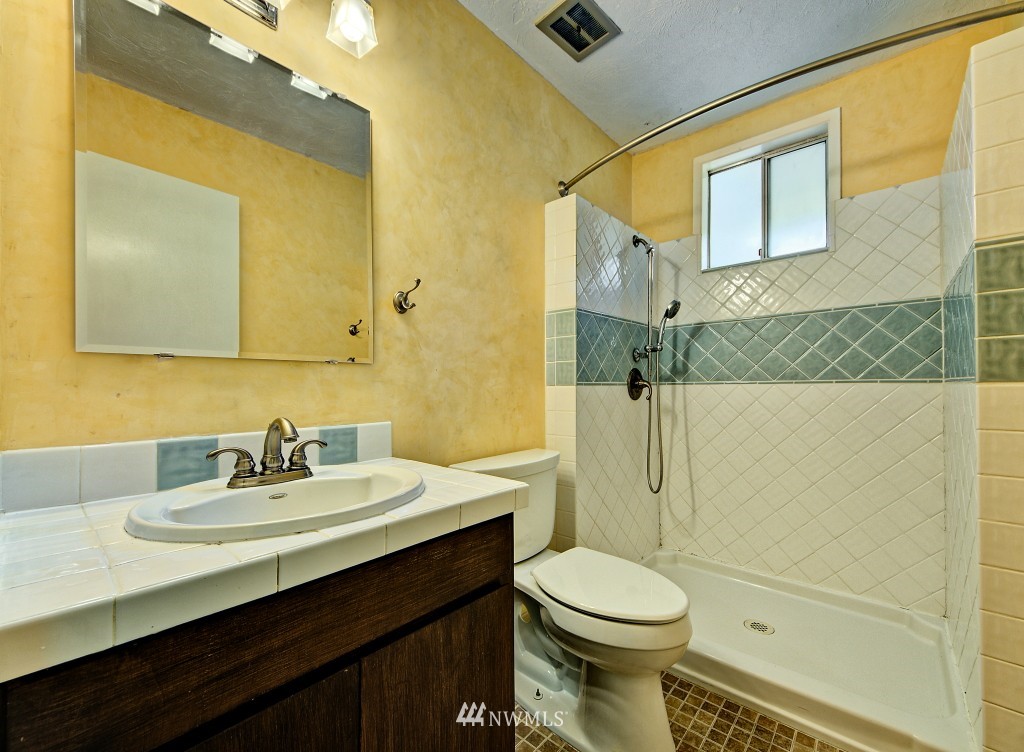 7480 East Grapeview Loop Road Allyn, WA 98524 - Photo 16 of 24 Gallery Image 16