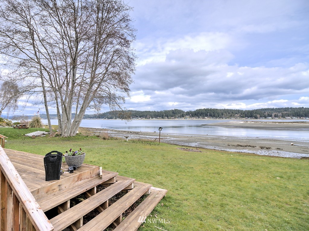 7480 East Grapeview Loop Road Allyn, WA 98524 - Photo 19 of 24 Gallery Image 19
