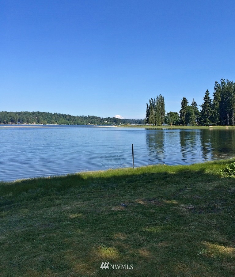 7480 East Grapeview Loop Road Allyn, WA 98524 - Photo 4 of 24 Gallery Image 4