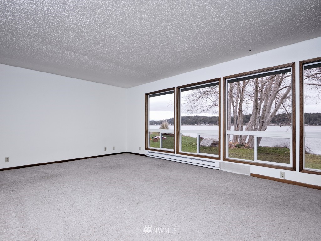7480 East Grapeview Loop Road Allyn, WA 98524 - Photo 9 of 24 Gallery Image 9