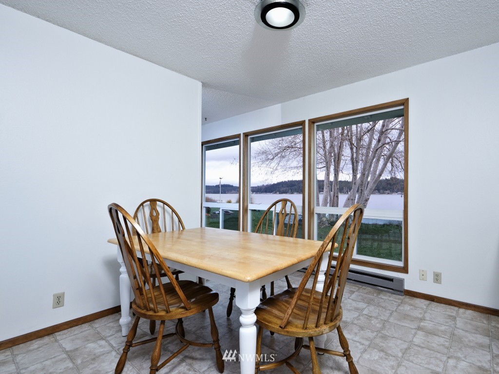 7480 East Grapeview Loop Road Allyn, WA 98524 - Photo 10 of 24 Gallery Image 10