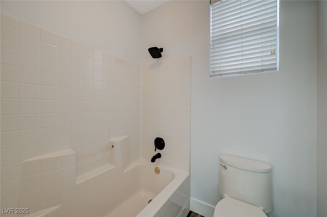 1335 Rolling Sunset Street Henderson, NV 89052 - Photo 52 of 72 Full bath featuring shower / bathing tub combinati