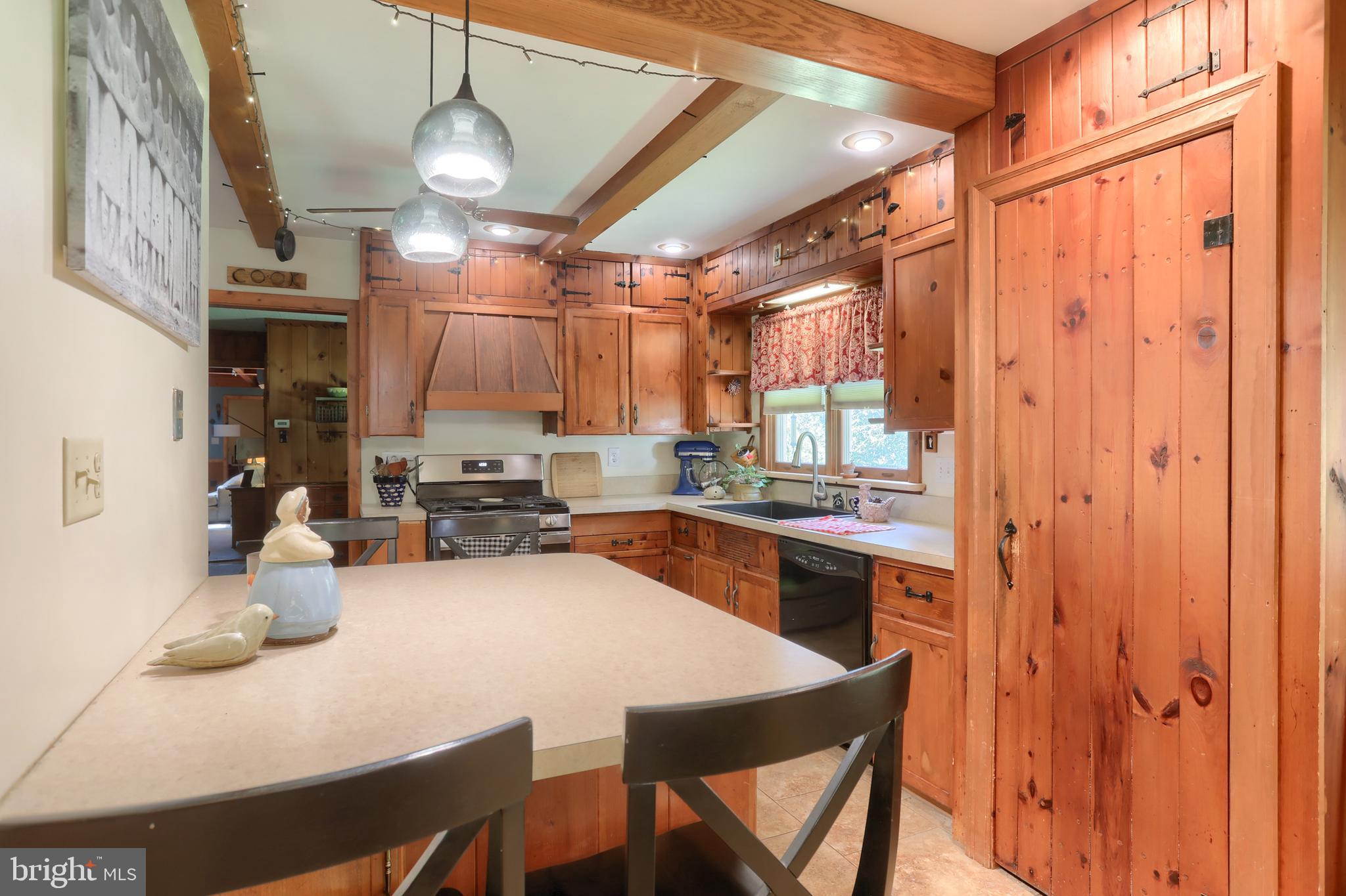 7024 Hemlock Road Harrisburg, PA 17112 - Photo 9 of 33 Gallery Image 9