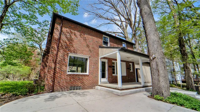 $3,500 | 288 Oakridge Drive, Irondequoit, NY 14617