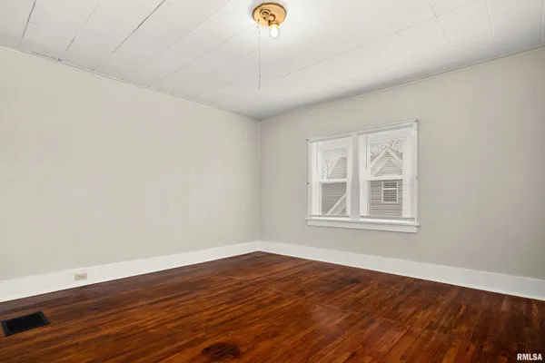 $184,900 | 1249 North 5th Street, Chillicothe, IL 61523