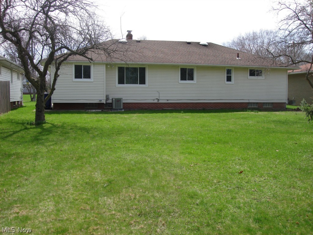 10418 Biddulph Road Cleveland, OH 44144 - Photo 3 of 25 Gallery Image 3