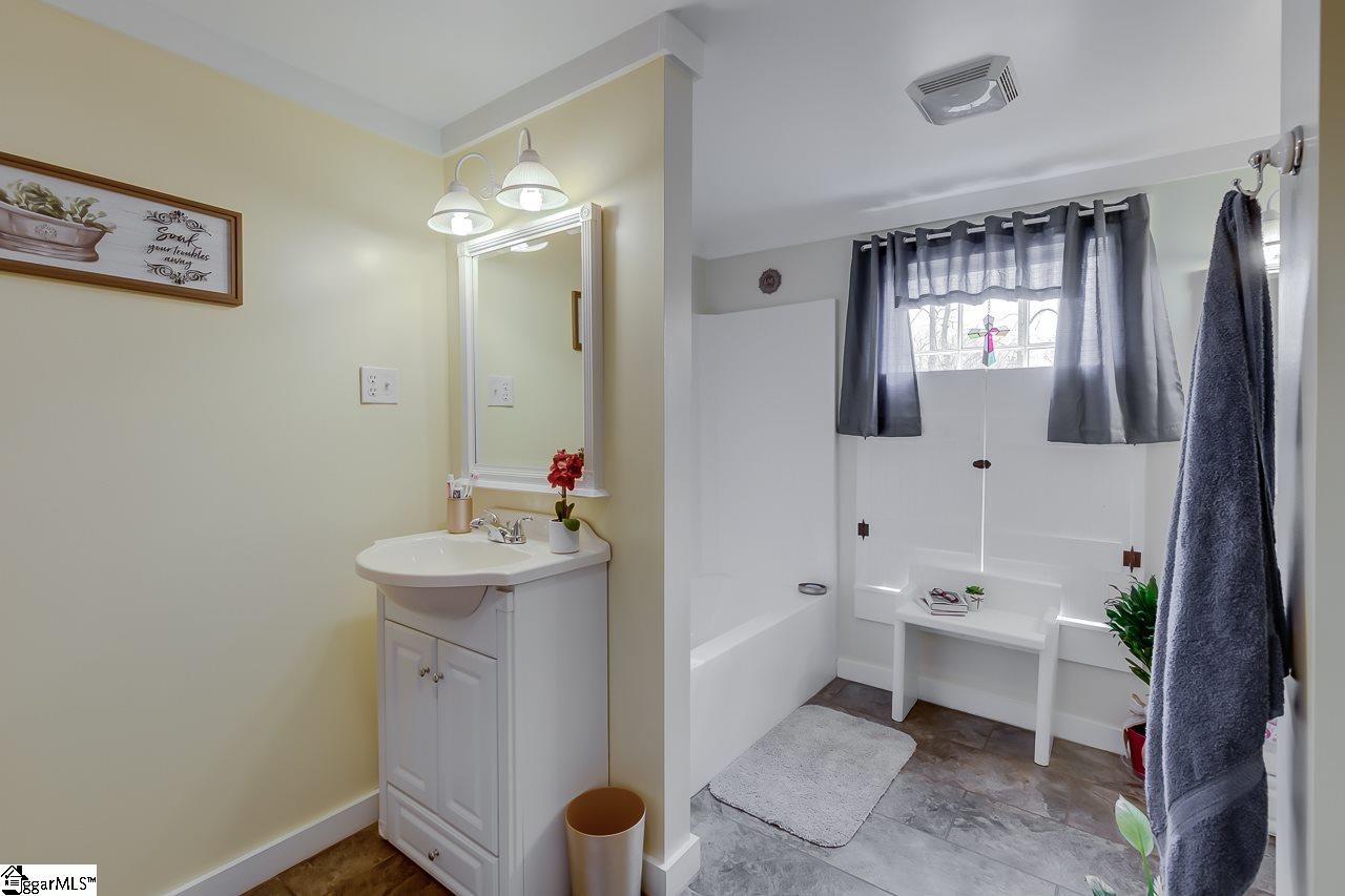 101 Maple Avenue Seneca, SC 29678 - Photo 15 of 30 Gallery Image 15