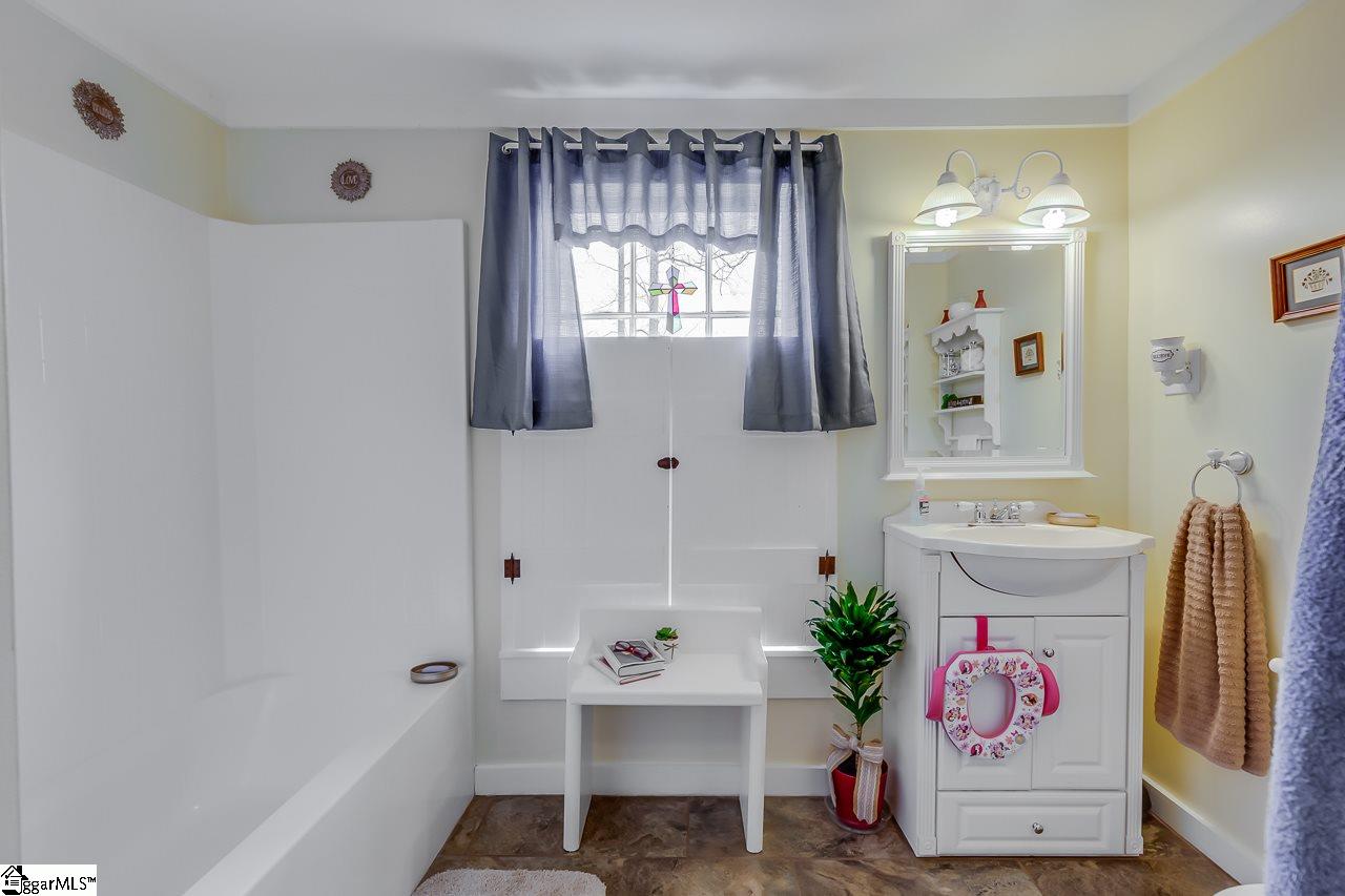 101 Maple Avenue Seneca, SC 29678 - Photo 16 of 30 Gallery Image 16