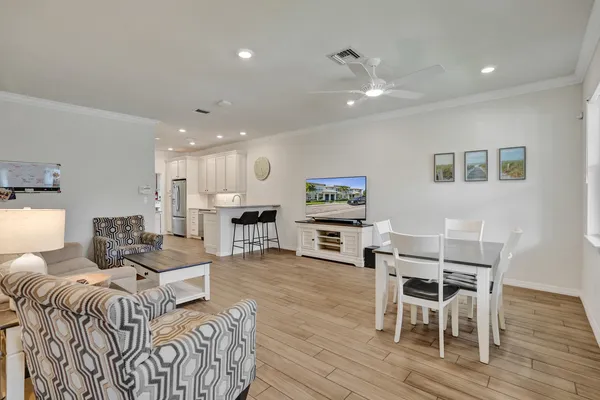 $3,400 | 1300 Eucalyptus Drive, Unit 3, Hollywood, FL 33021