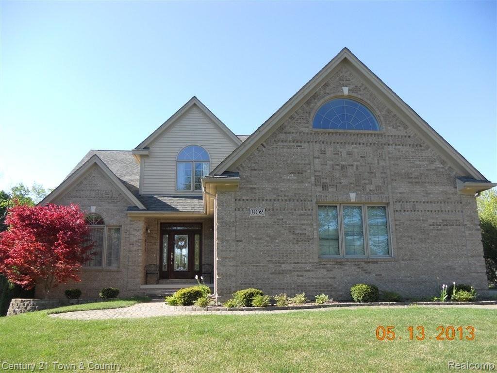 902 Trinway Road Troy, MI 48085 - Photo 2 of 24 frontview.JPG