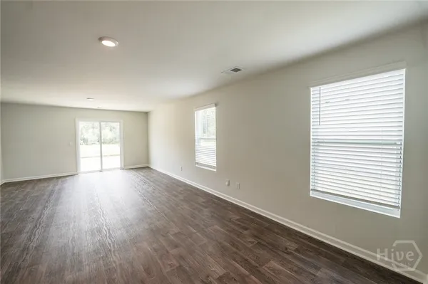 $2,700 | 459 Coconut Drive, Bloomingdale, GA 31302