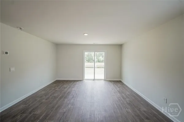 $2,700 | 459 Coconut Drive, Bloomingdale, GA 31302