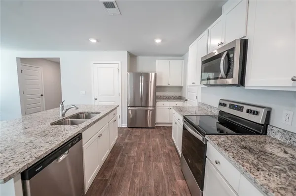 $2,700 | 459 Coconut Drive, Bloomingdale, GA 31302