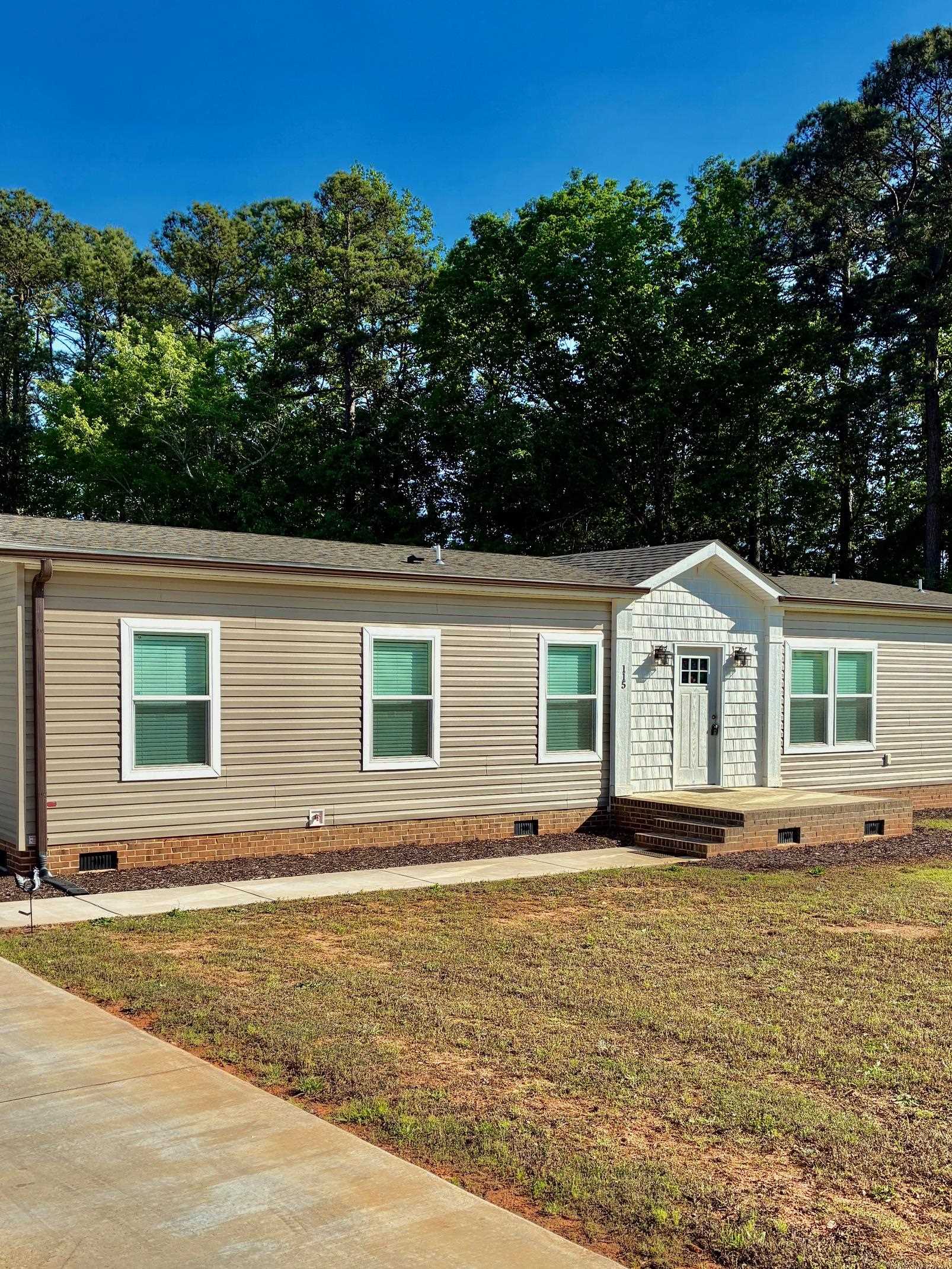 115 Putman Road Jonesville, SC 29353 - Photo 2 of 33
