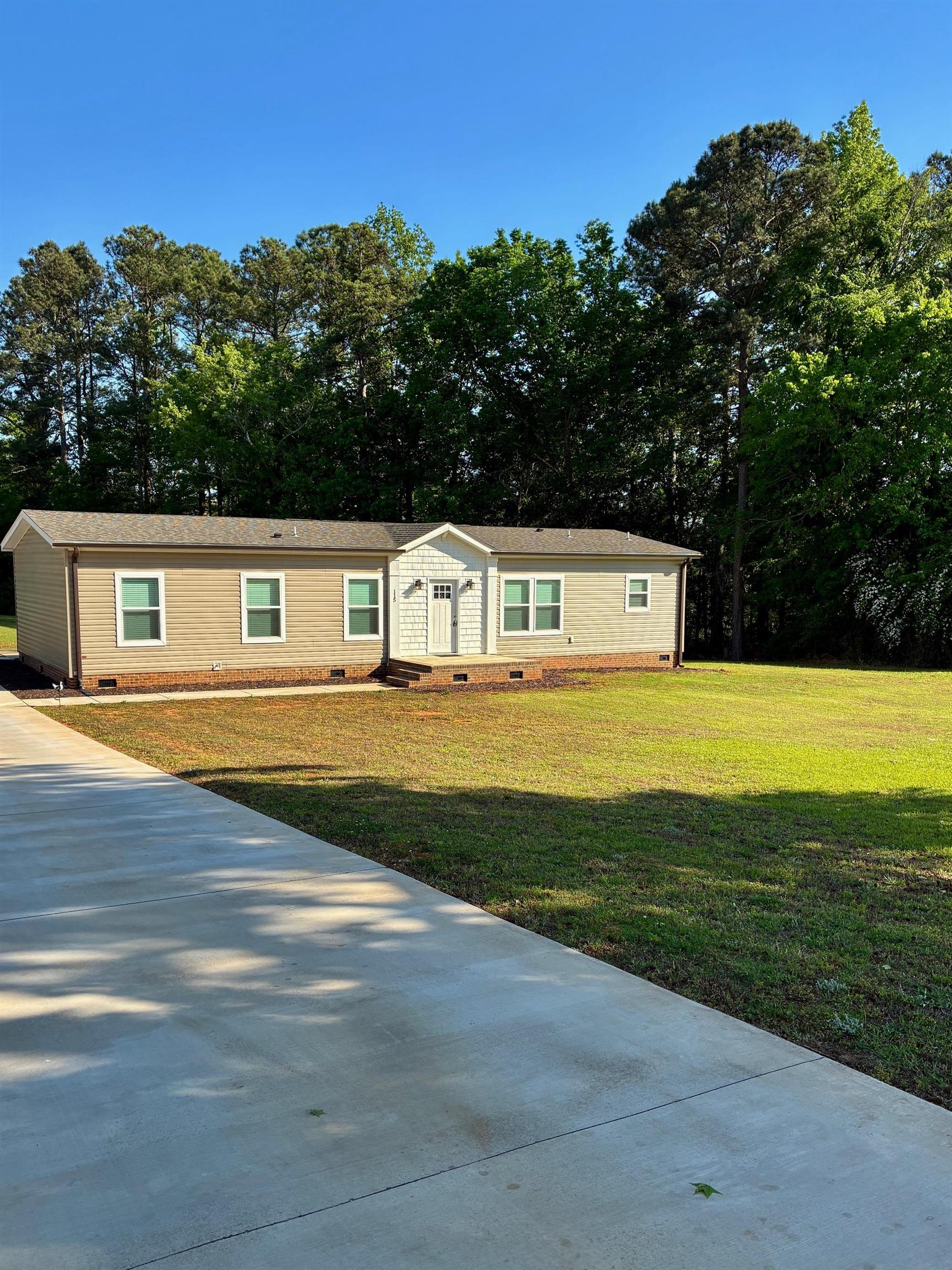 115 Putman Road Jonesville, SC 29353 - Photo 4 of 33