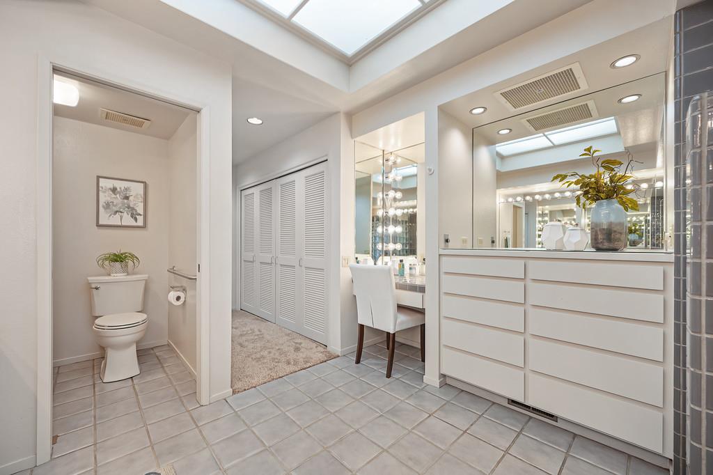 7650 Pineridge Road Fair Oaks, CA 95628 - Photo 30 of 67 Large primary bathroom